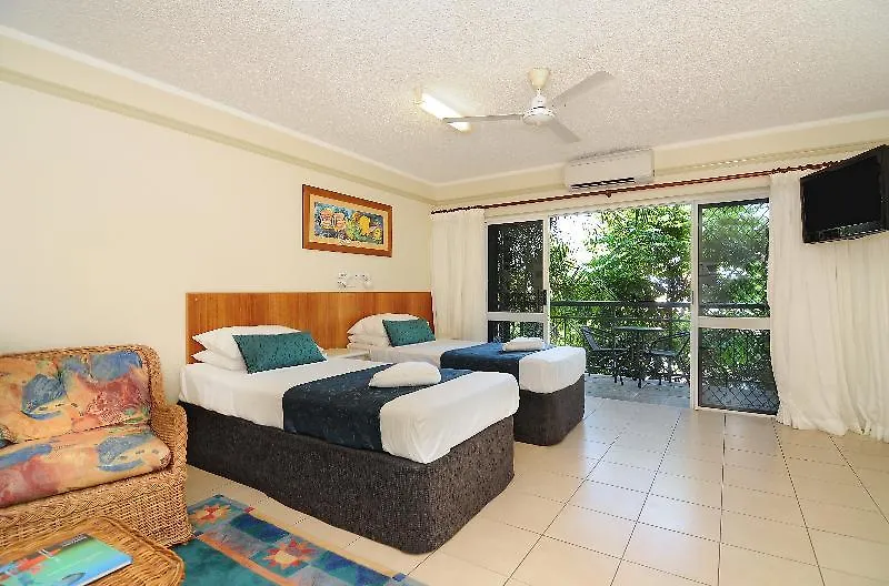 Cairns Queenslander Hotel & Apartments 4*,