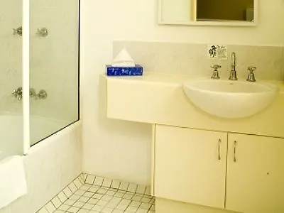 Cairns Queenslander Hotel & Apartments Aparthotel