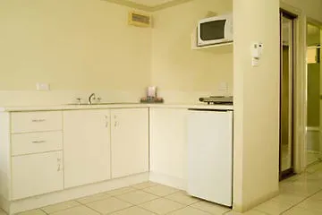 Cairns Queenslander Hotel & Apartments