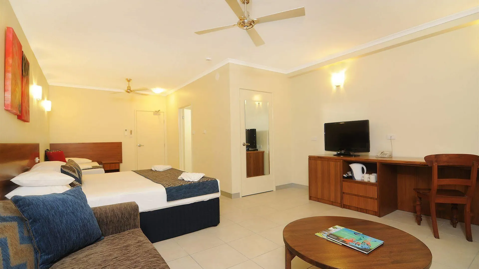 Cairns Queenslander Hotel & Apartments 4*,  Australia